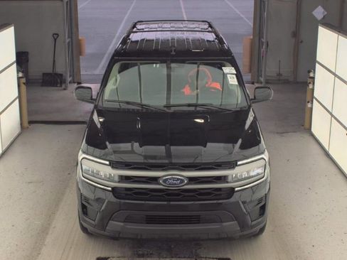 Used 2024 Ford Expedition Max XLT image 2