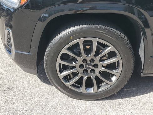 Certified 2023 GMC Acadia Denali w/ Black Diamond Edition FWD image 11