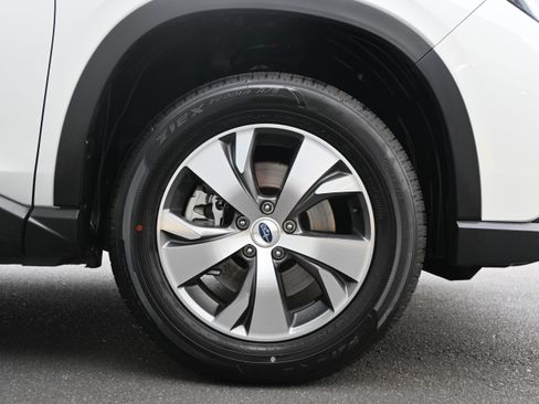 Certified 2025 Subaru Ascent Premium w/ Popular Package #2 image 13