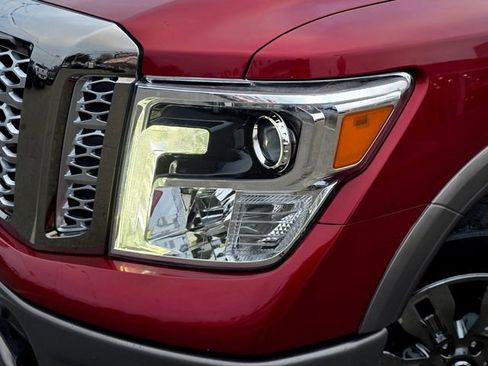 Used 2019 Nissan Titan Platinum Reserve image 32