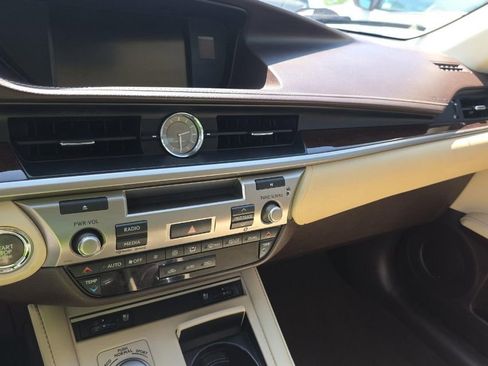 Used 2018 Lexus ES 350 w/ Premier Package FWD image 9