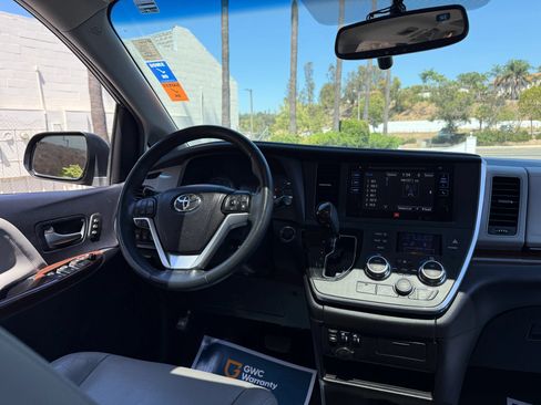 Used 2015 Toyota Sienna Limited FWD image 14