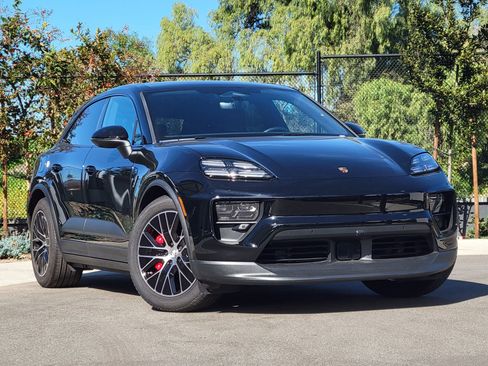 Used 2025 Porsche Macan 4S Electric image 9