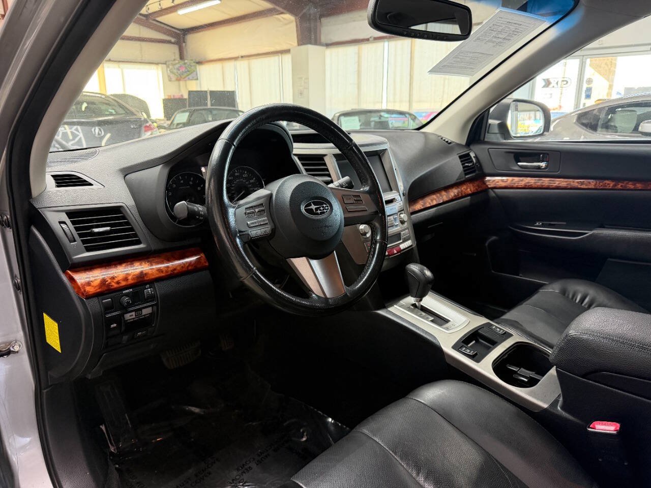 Used 2011 Subaru Outback 3.6R Limited AWD/4WD image 10