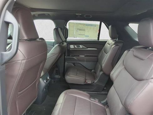 New 2026 Ford Explorer Platinum image 17