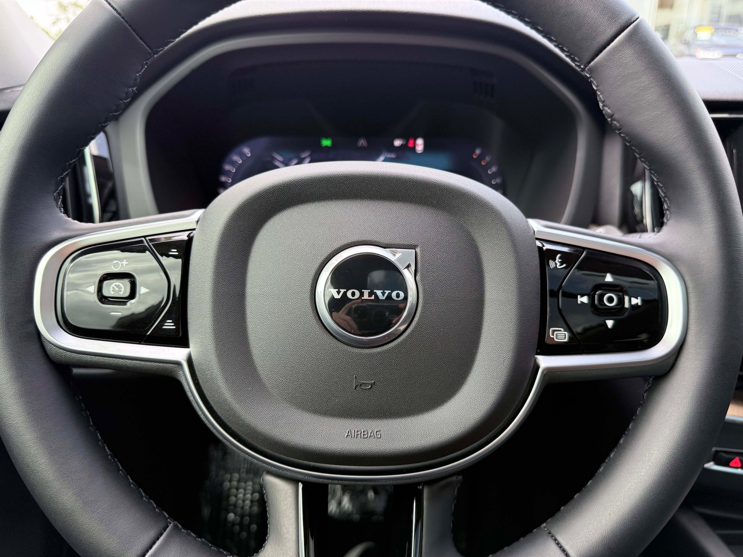 Certified 2026 Volvo XC60 B5 Plus w/ Climate Package AWD/4WD image 20