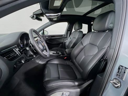 New 2026 Porsche Macan image 5