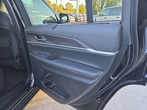 New 2025 Jeep Grand Cherokee L Limited w/ Luxury Tech Group II image 85