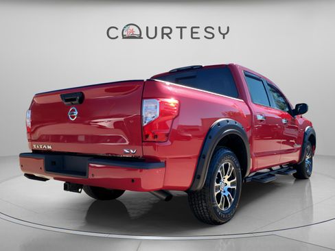 Used 2021 Nissan Titan SV w/ SV Convenience Package image 6