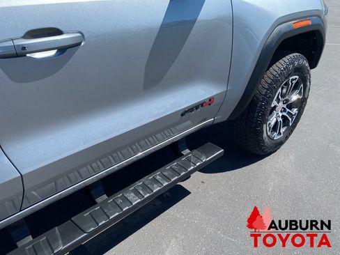 Used 2025 GMC Canyon AT4 AWD/4WD image 9