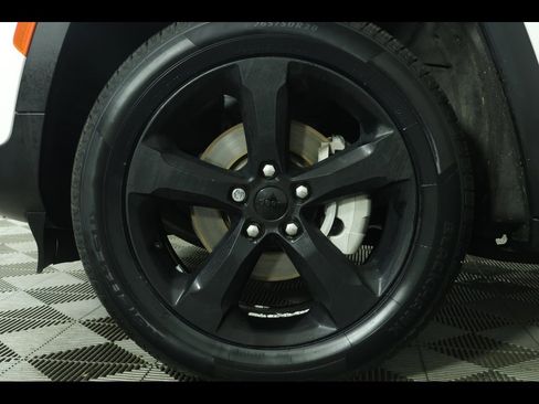 Used 2023 Jeep Grand Cherokee Limited w/ Black Appearance Package image 6