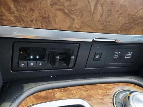 Used 2024 Nissan Armada SL w/ Captain's Chairs Package image 32