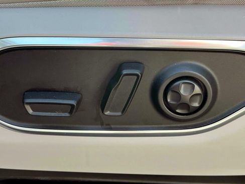 Certified 2025 Jeep Wagoneer 4WD w/ Premium Group I image 23