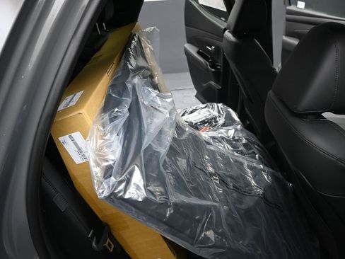 Certified 2025 Hyundai Santa Cruz Limited image 16