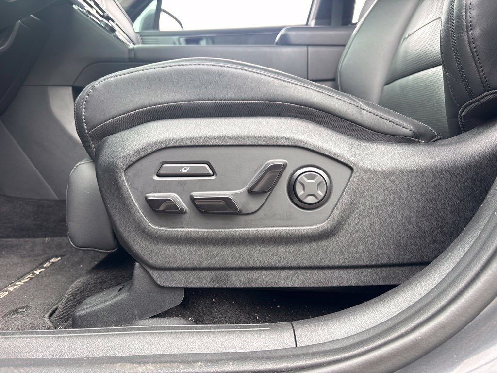 Used 2025 Hyundai Santa Fe Calligraphy FWD image 10