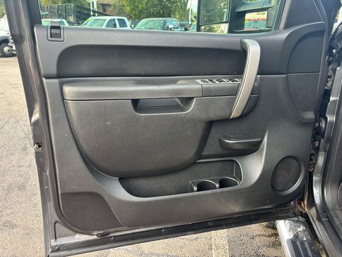Used 2011 Chevrolet Silverado 2500 LT w/ Interior Plus Package image 21