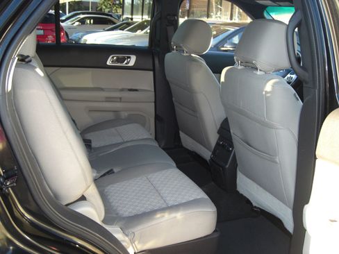 Used 2015 Ford Explorer XLT w/ Equipment Group 201A image 15