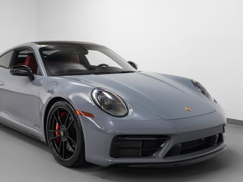 Used 2024 Porsche 911 Carrera GTS image 9