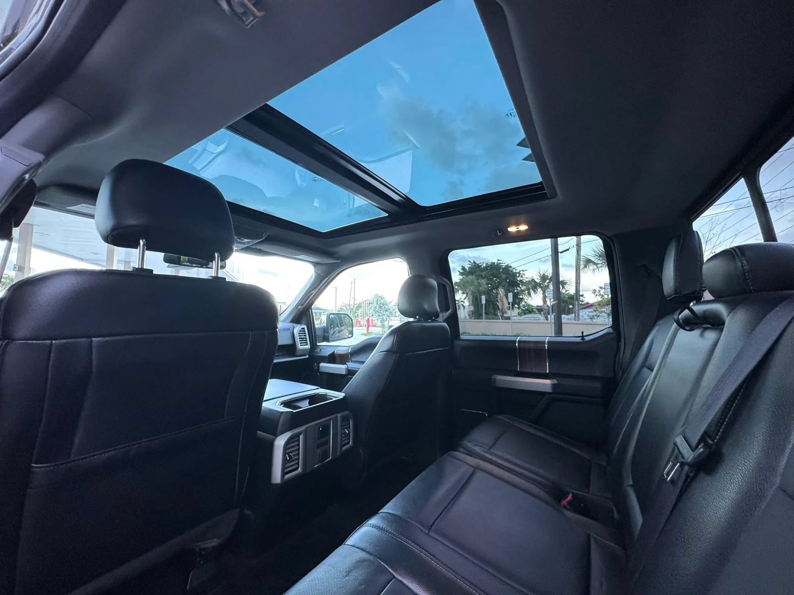 Used 2015 Ford F150 Lariat w/ Equipment Group 502A Luxury AWD/4WD image 15