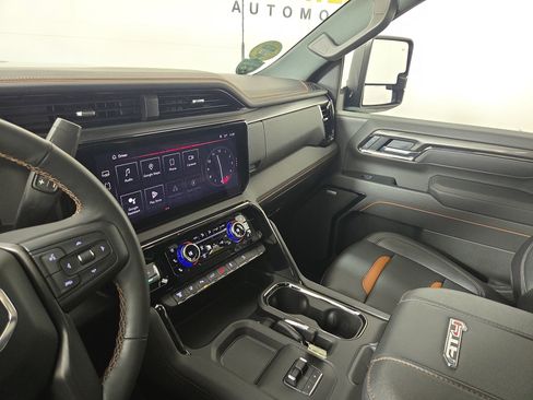 Certified 2025 GMC Sierra 2500 AT4 w/ Technology Package image 24