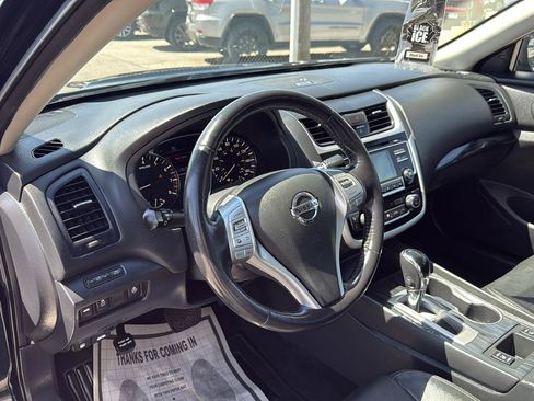 Used 2018 Nissan Altima 2.5 SL FWD image 7