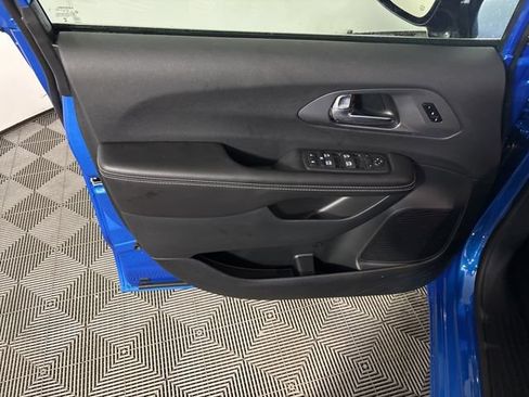New 2026 Chrysler Pacifica Select AWD/4WD image 12