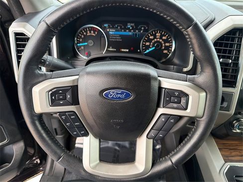 Used 2018 Ford F150 Lariat image 18