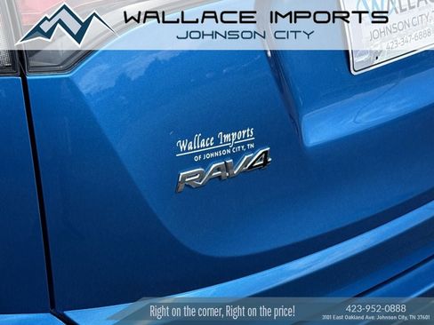 Used 2017 Toyota RAV4 XLE FWD image 12