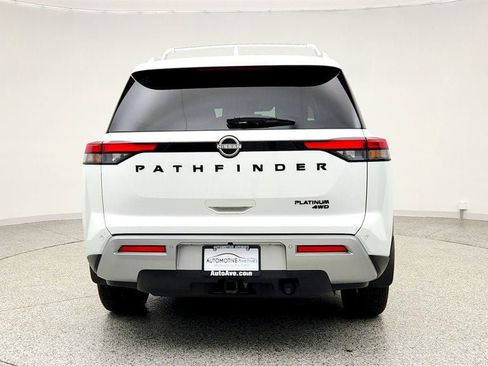 Used 2025 Nissan Pathfinder Platinum image 6