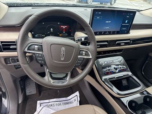 Used 2022 Lincoln Nautilus Reserve image 25