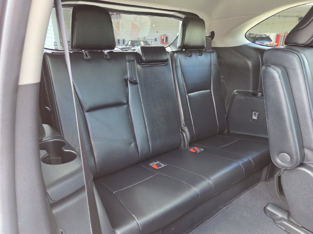 Certified 2022 Toyota Highlander Platinum FWD image 19