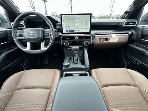 Used 2025 Toyota 4Runner Limited image 19