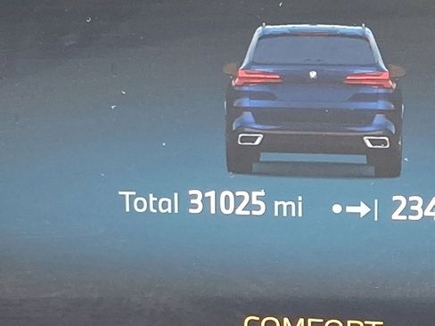 Used 2024 BMW X5 xDrive40i w/ M Sport Package image 13