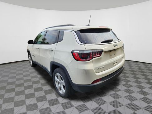 Used 2019 Jeep Compass Latitude AWD/4WD image 3
