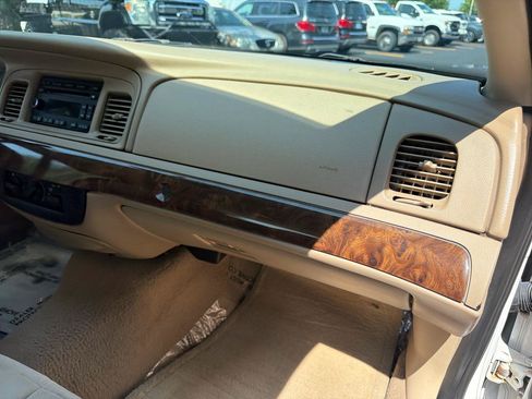 Used 2008 Mercury Grand Marquis GS RWD image 32