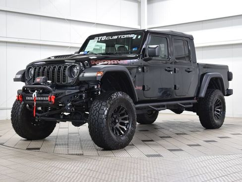 Used 2026 Jeep Gladiator Mojave w/ Safety Group AWD/4WD image 3