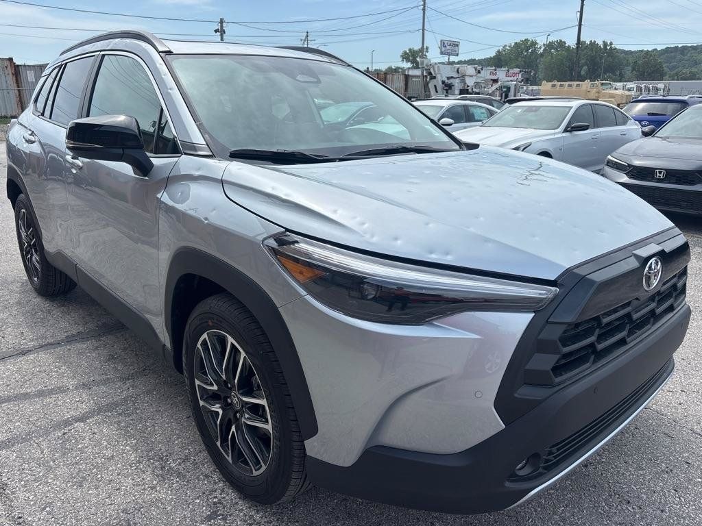 Used 2026 Toyota Corolla Cross XLE w/ Convenience Package FWD image 5