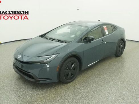 New 2026 Toyota Prius LE image 1