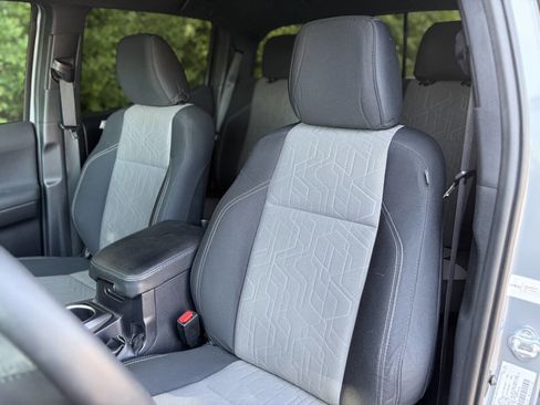 Used 2021 Toyota Tacoma TRD Sport w/ Technology Package RWD image 19