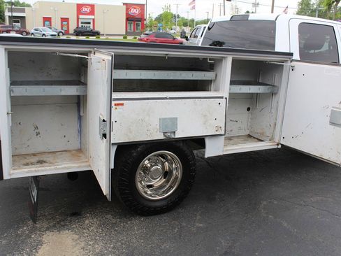 Used 2024 RAM 3500 Tradesman w/ Chrome Appearance Group AWD/4WD image 37