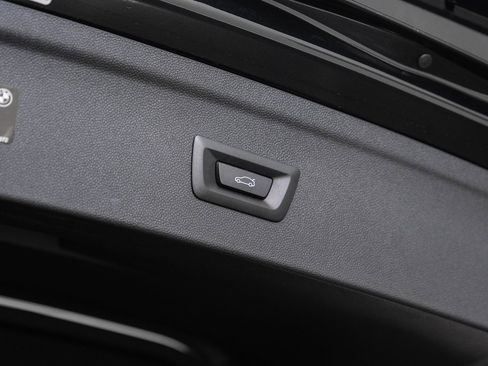 Used 2025 BMW iX xDrive50 image 53