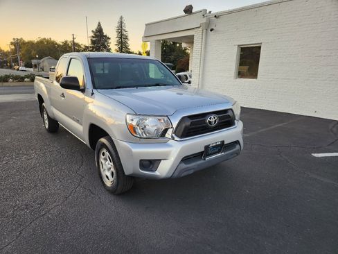 Used 2012 Toyota Tacoma 2WD Access Cab image 7