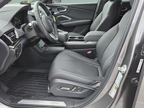 New 2025 Acura RDX SH-AWD image 9