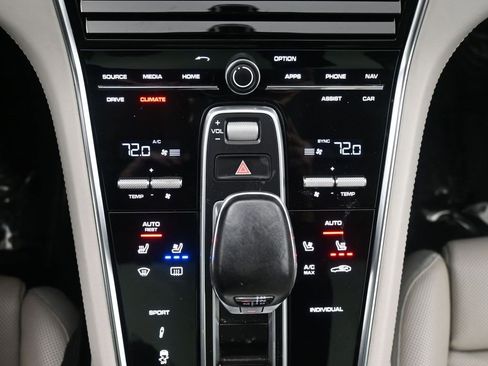 Used 2017 Porsche Panamera 4S w/ Premium Package Plus image 16