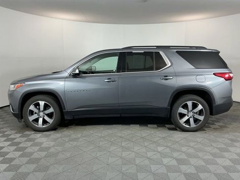Used 2020 Chevrolet Traverse LT w/ LT Premium Package AWD/4WD image 8