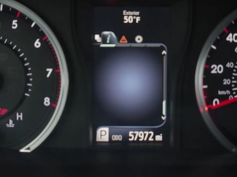 Used 2017 Toyota Camry SE image 13