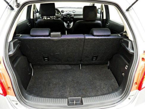 Used 2013 MAZDA MAZDA2 Sport FWD image 13