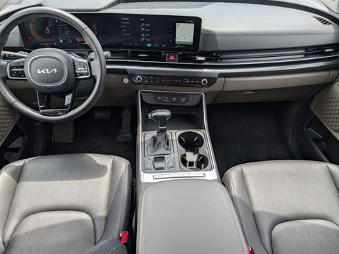 Certified 2026 Kia Carnival FWD image 10