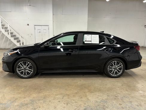 Used 2023 Kia Forte GT-Line FWD image 3