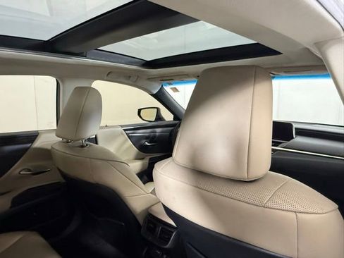 Used 2019 Lexus ES 350 w/ Premium Package FWD image 32